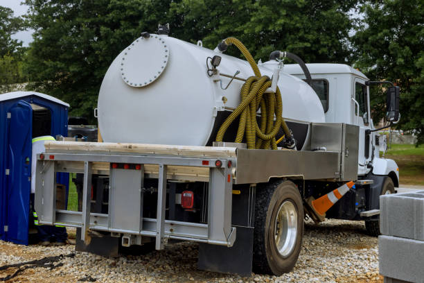 Portable Toilet Options We Offer in Broadview, IL